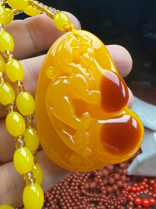 446鸡油黄色毛衣链