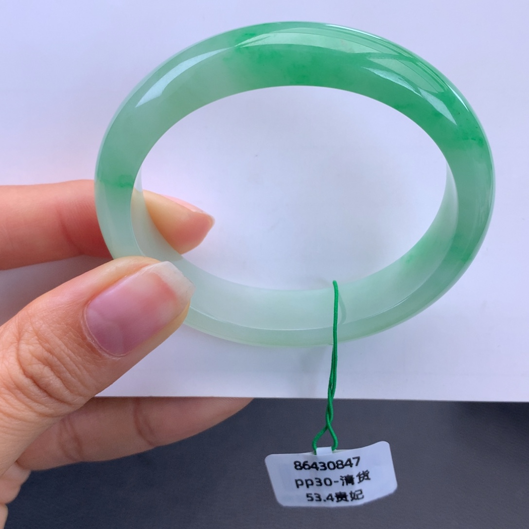 翡翠未镶嵌手镯细糯化胶绿底甜阳绿贵妃手镯（小手大漏）