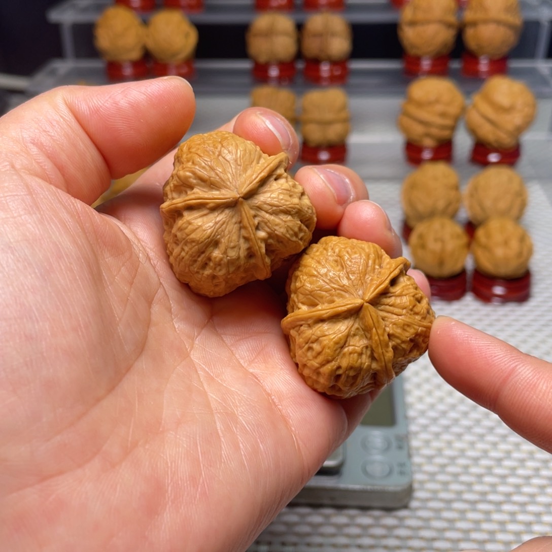 文玩核桃把件32花开富贵