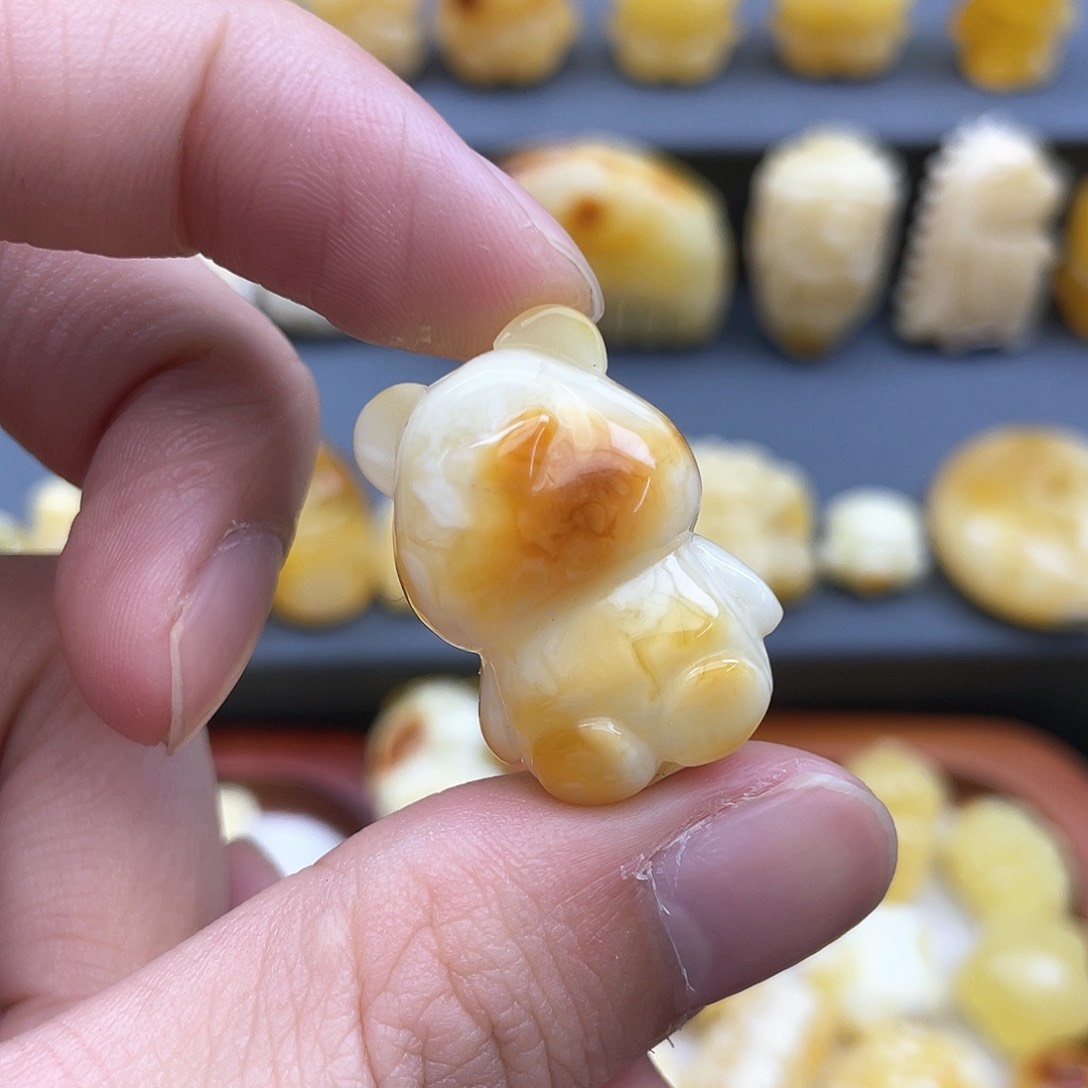 琥珀裸石未镶嵌蜜蜡