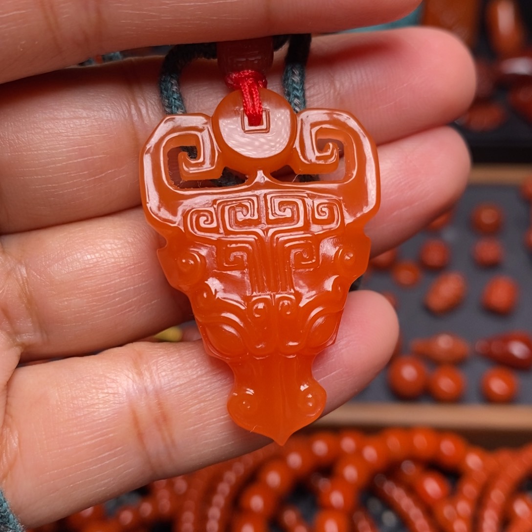 南红玛瑙配饰未镶嵌保山冰红挂件