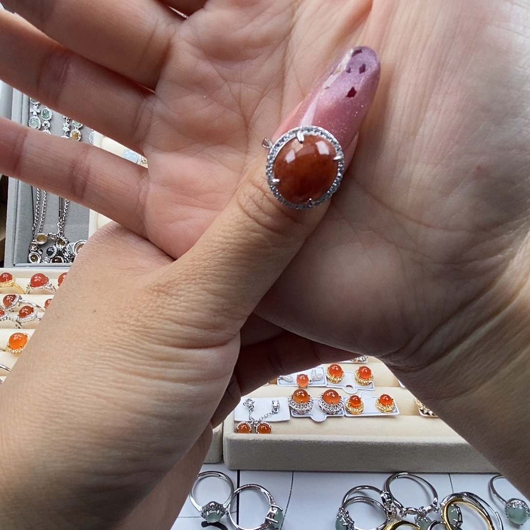 久***久翡翠未镶嵌戒指缅甸