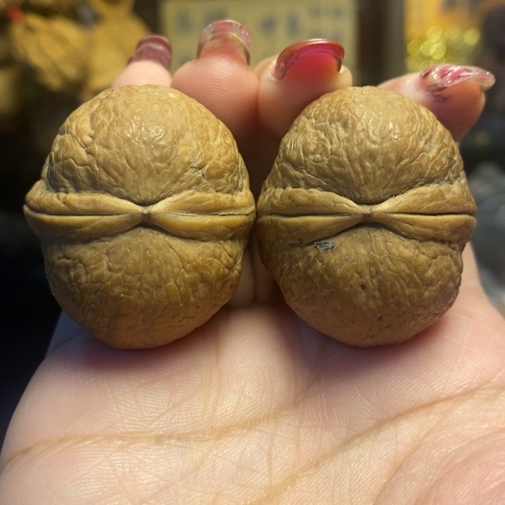 文玩核桃吊坠37烈焰红唇元宝