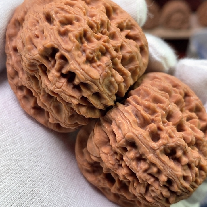 文玩核桃吊坠44全品货头边肚同尺山地红皮54克三角南疆石