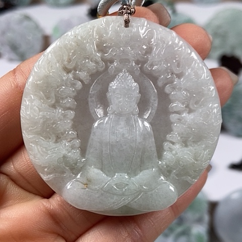 翡翠颈饰未镶嵌九龙大日如来福利翡翠