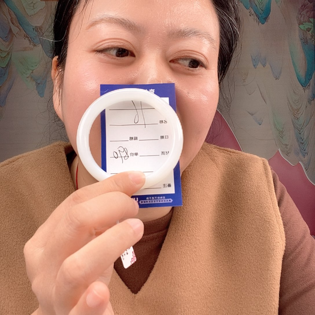 和田玉手镯未镶嵌.