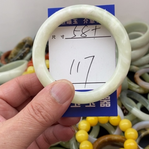 未镶嵌蛇纹石玉手镯