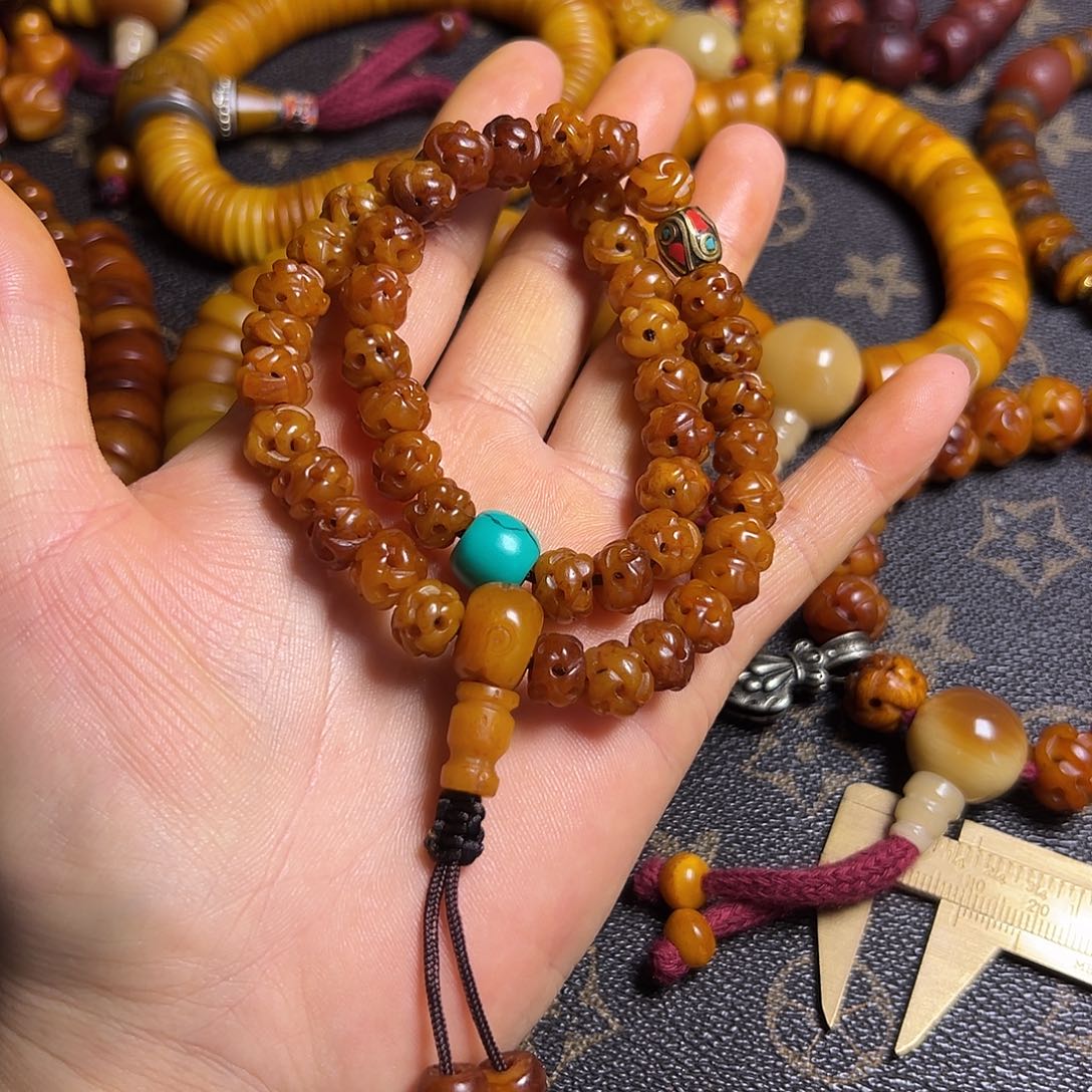 香榧木藏区手串牛骨