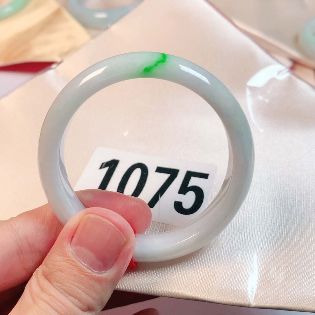 翡翠手镯未镶嵌翡翠手镯1075