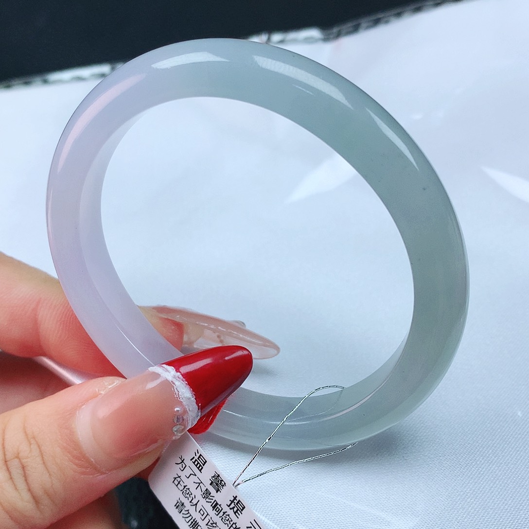 翡翠手镯未镶嵌53贵