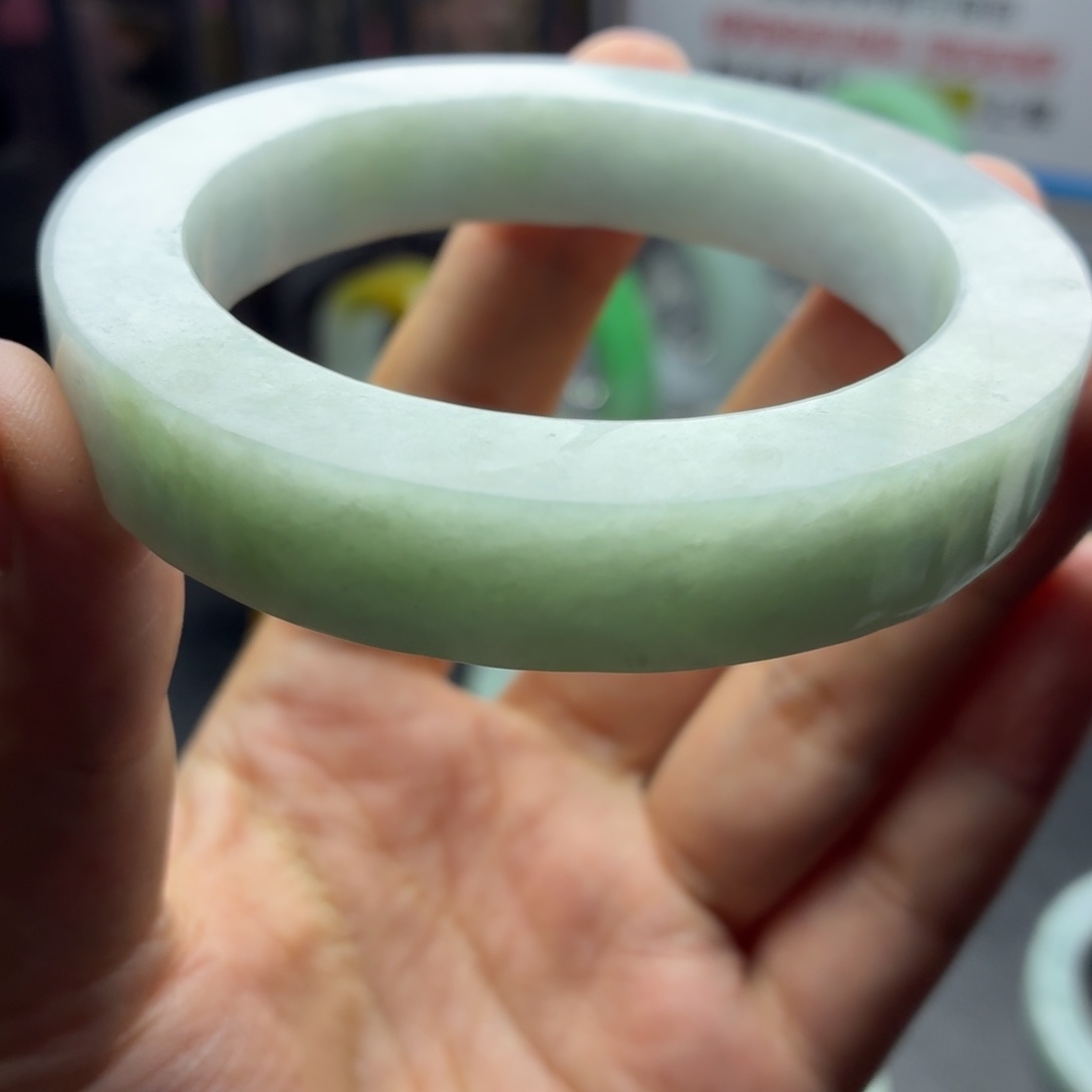 女****定制翡翠未镶嵌缅A翡翠多样性发一