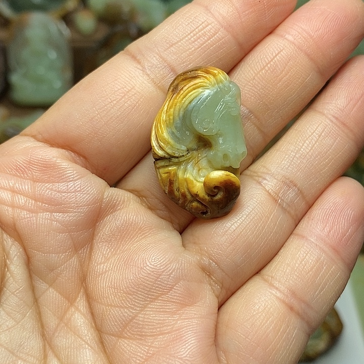 岫岩河磨玉（透闪石质玉）未镶嵌颈饰