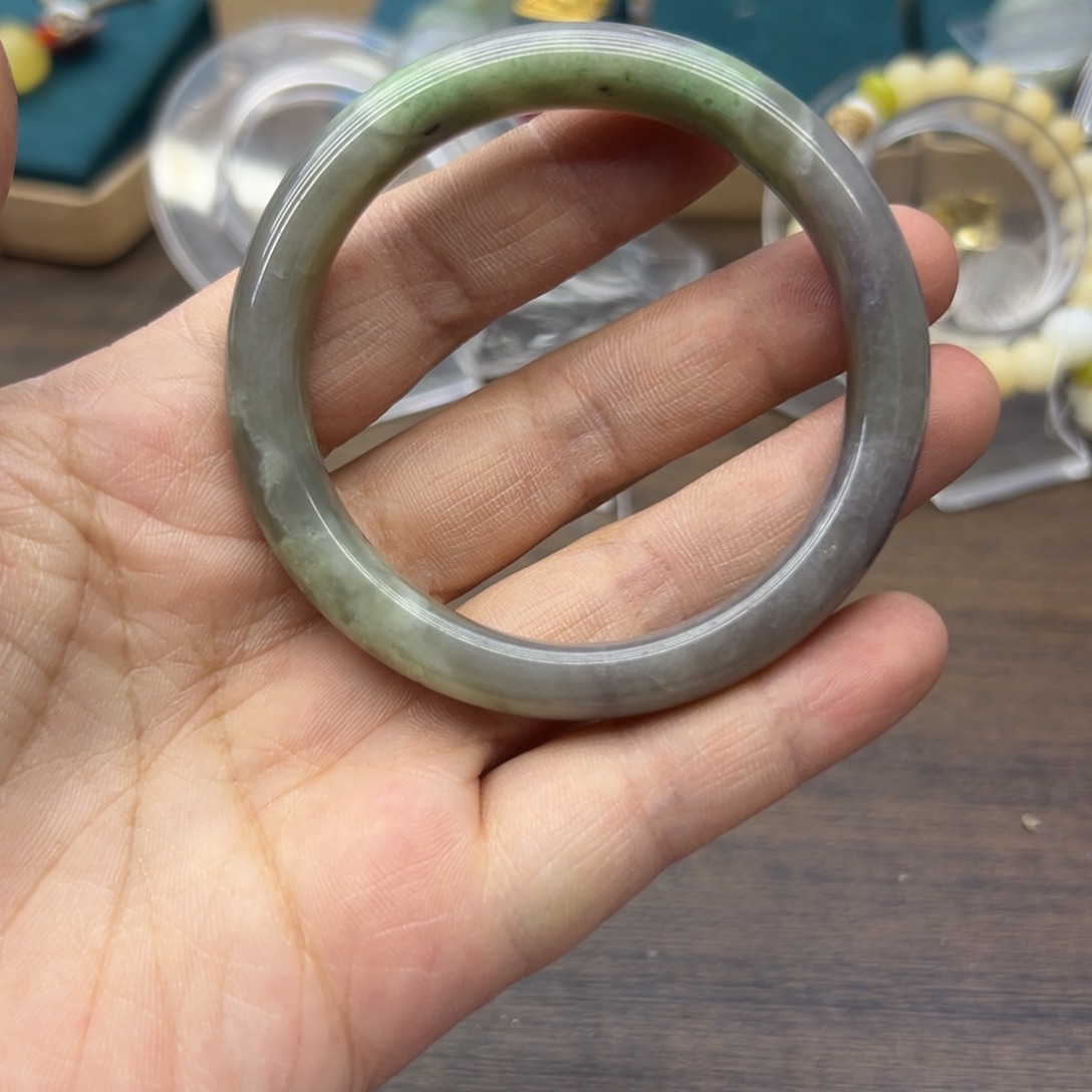 和田玉未镶嵌手镯55.4圈围846瑕