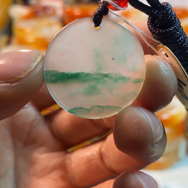 石英质玉（黄龙玉）颈饰合金