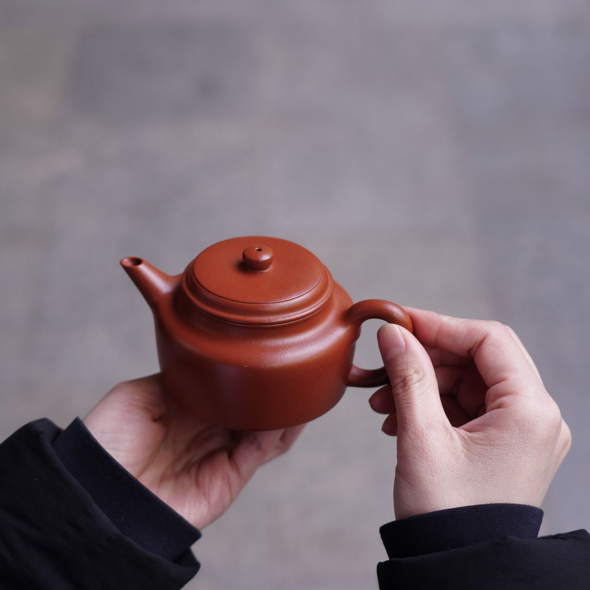 柿园吴界明徒弟范婷德钟170cc朱泥紫砂壶