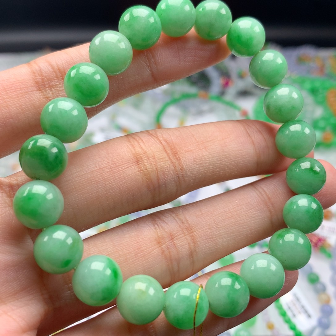 翡翠手链未镶嵌卡