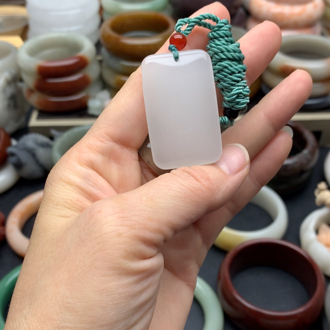 石英质玉未镶嵌手镯