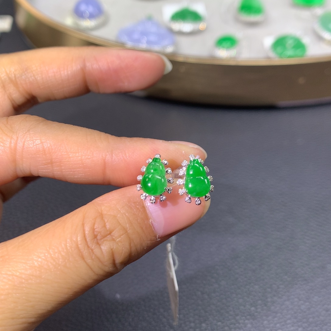 翡翠耳饰18K金镶嵌豹*翡翠