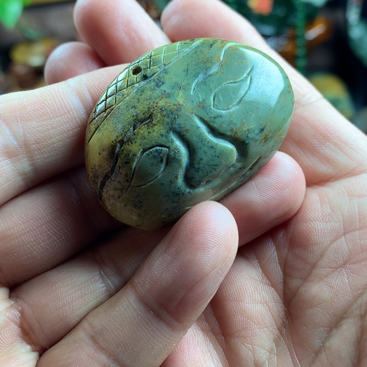 岫岩河磨玉（透闪石质玉）吊坠未镶嵌