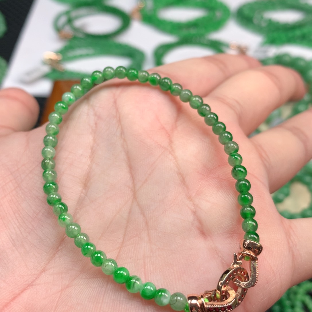 翡翠手链未镶嵌翡翠