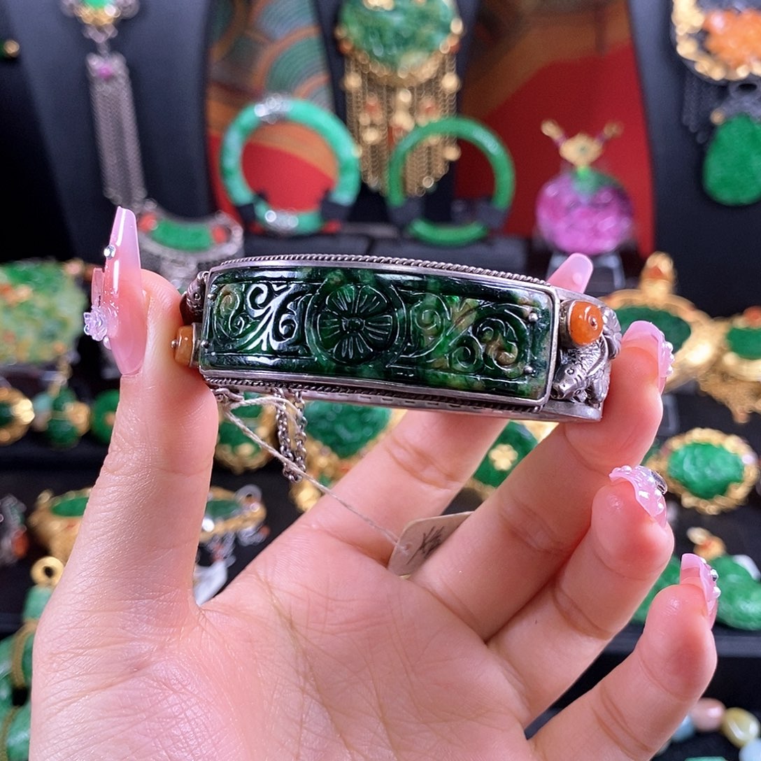 翡翠未镶嵌手链手镯