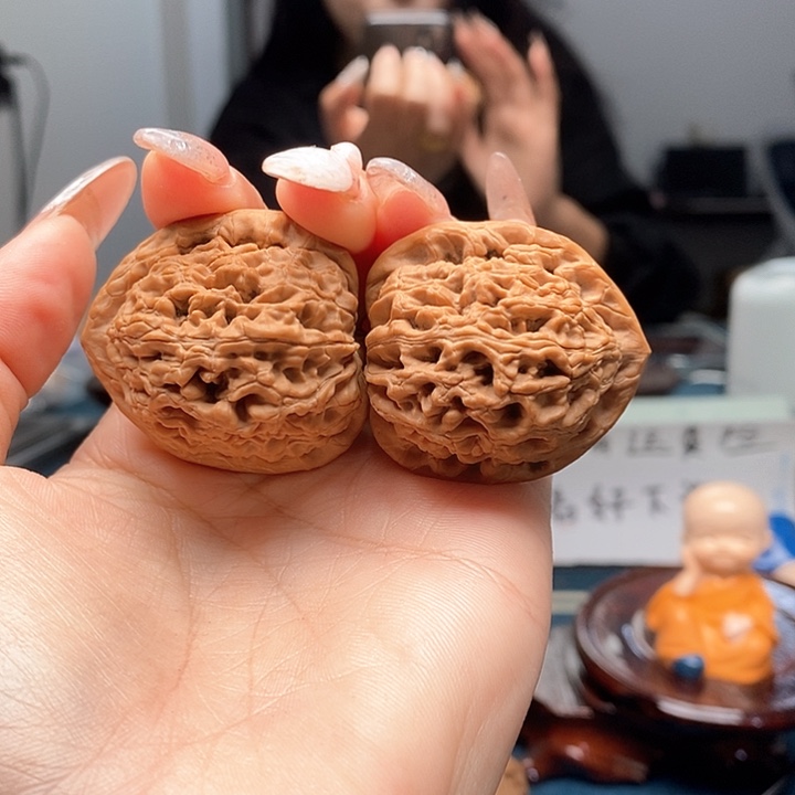 文玩核桃把件水龙纹