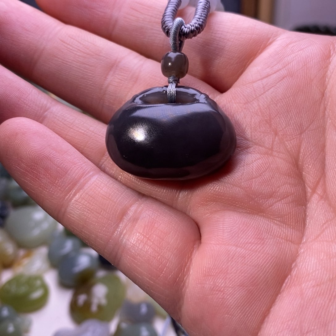 颈饰未镶嵌和田玉素*