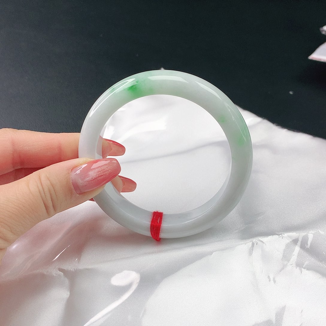翡翠手镯未镶嵌翡翠033