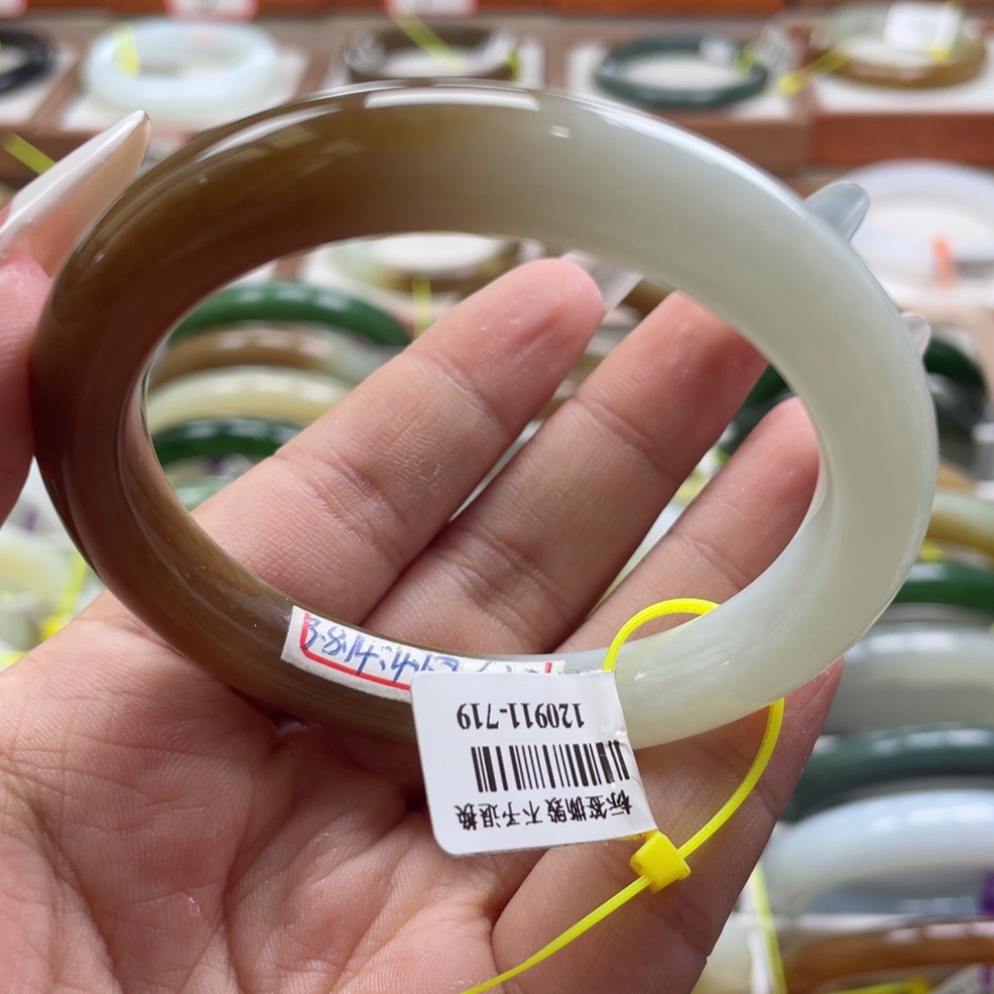 【闪购商品】和田玉手镯未镶嵌54/55