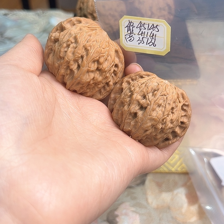 文玩核桃把件早***烟磨盘