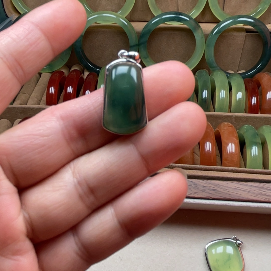 蛇纹石玉银S925镶嵌颈饰