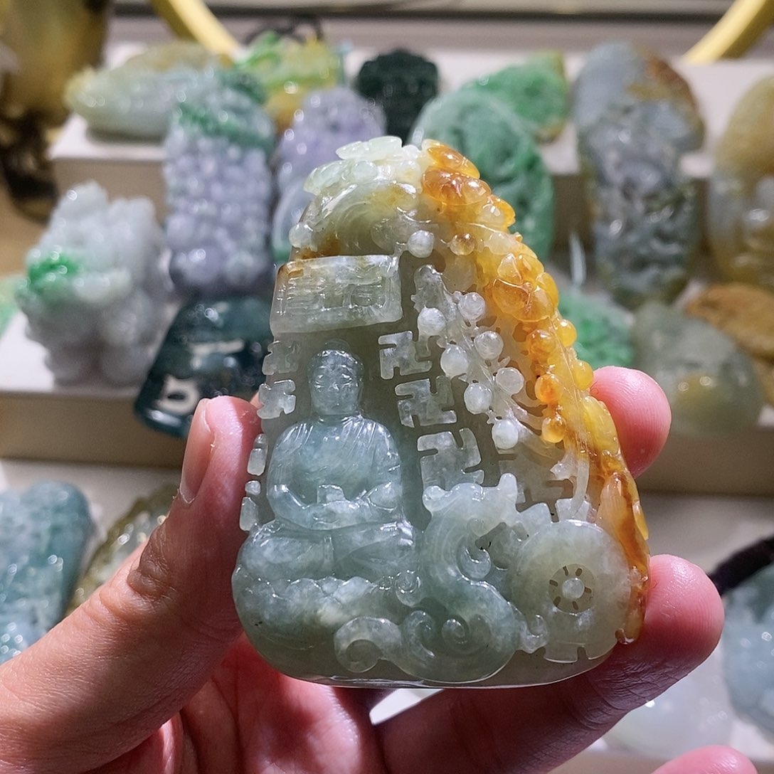 【闪购商品】翡翠颈饰未镶嵌大日