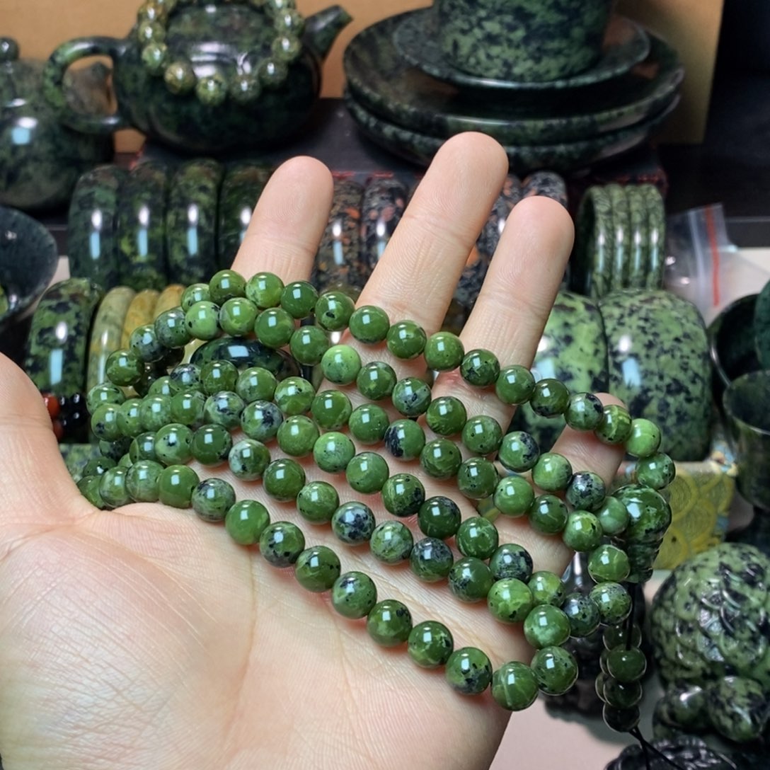 碳***命蛇纹石玉未镶嵌项链