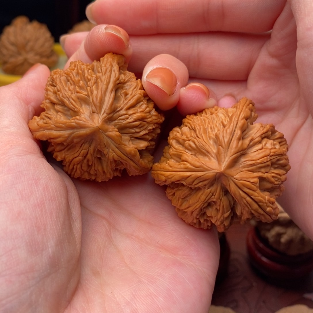 文玩核桃把件虎头奔43