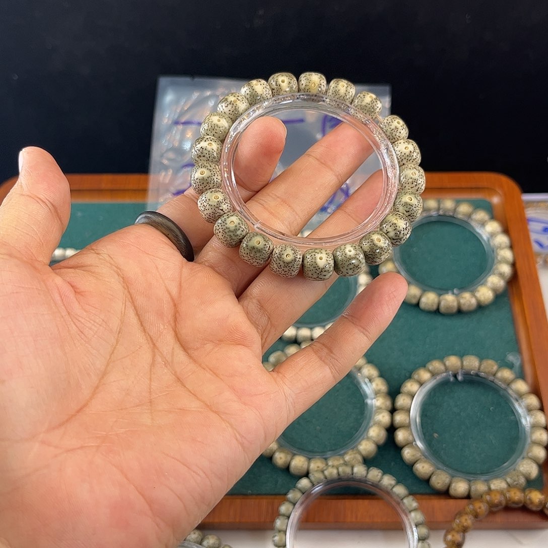 星月菩提吊坠4号.  星月菩提.  一物一图.  