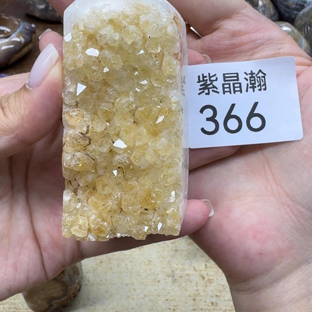 未镶嵌水晶大型摆件（非配饰）
