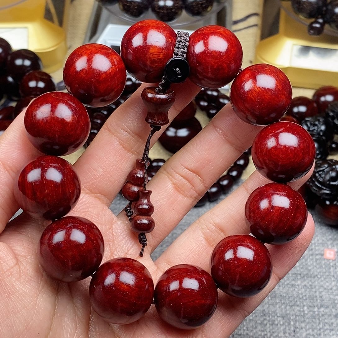 檀香紫檀（小叶紫檀）2.0鸡血红水波带星