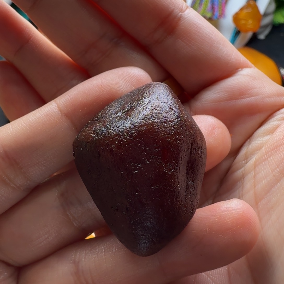 琥珀颈饰未镶嵌蜜蜡原石黑蛋