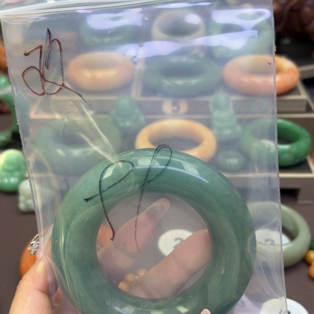 未镶嵌手镯石英岩玉熙*