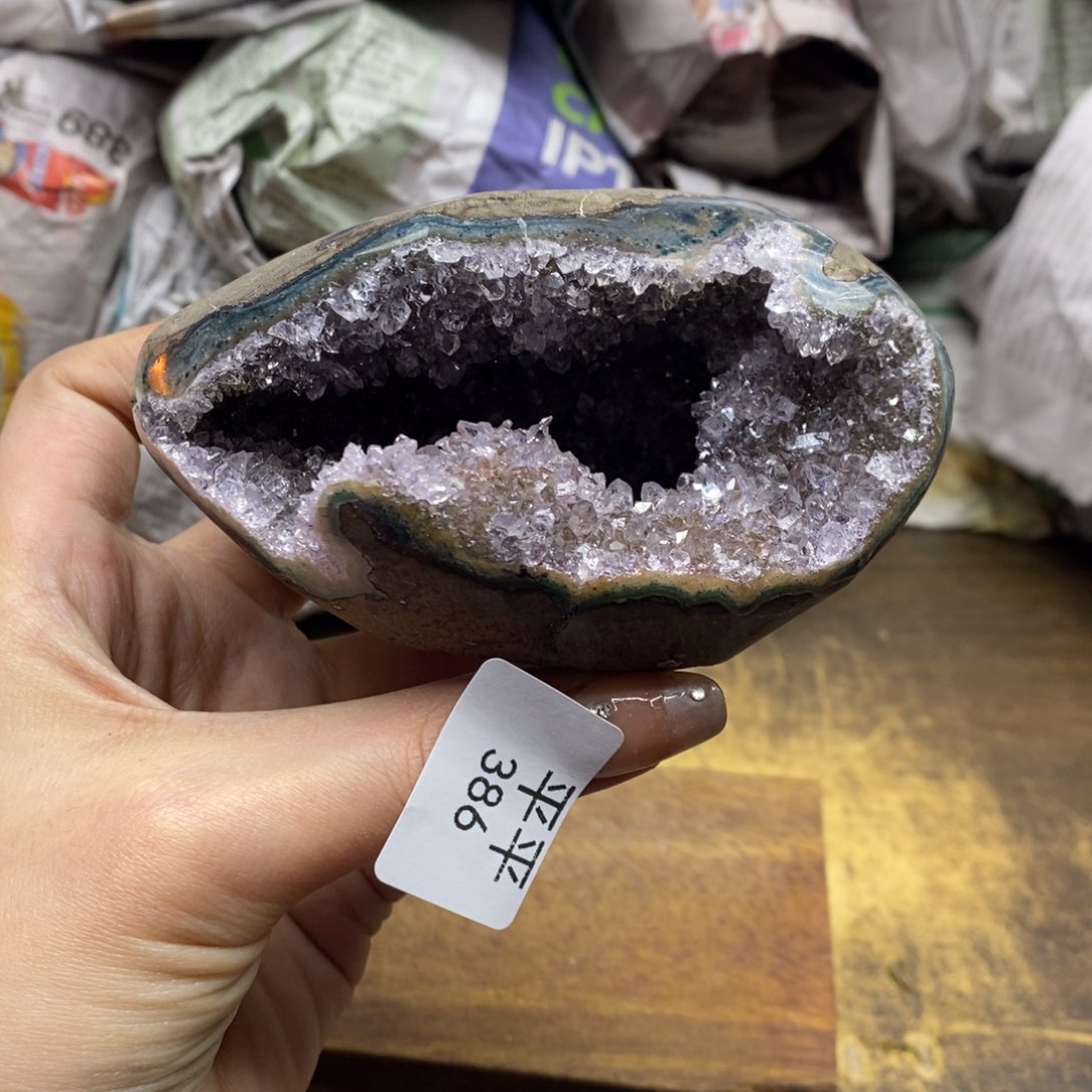 水晶乌拉圭未镶嵌