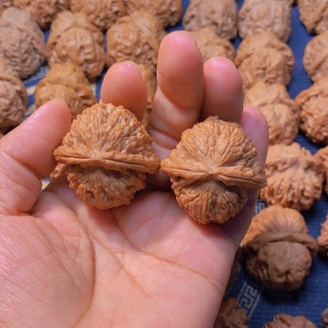 【闪购商品】吊坠文玩核桃w***.球白39