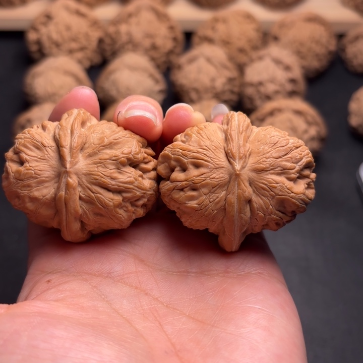 小***角文玩核桃把件43元宝