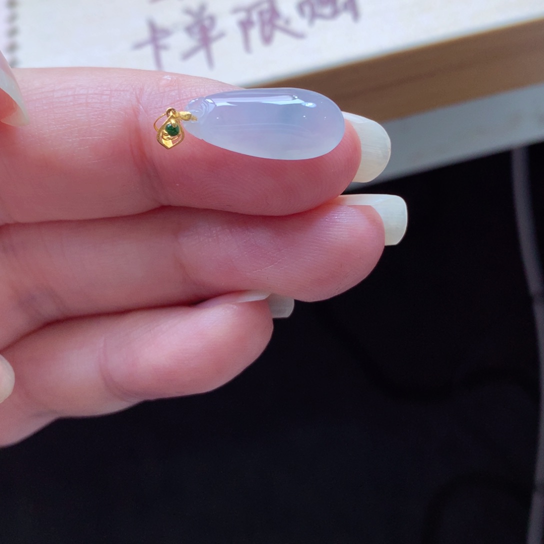 翡翠颈饰18K金镶嵌吊坠