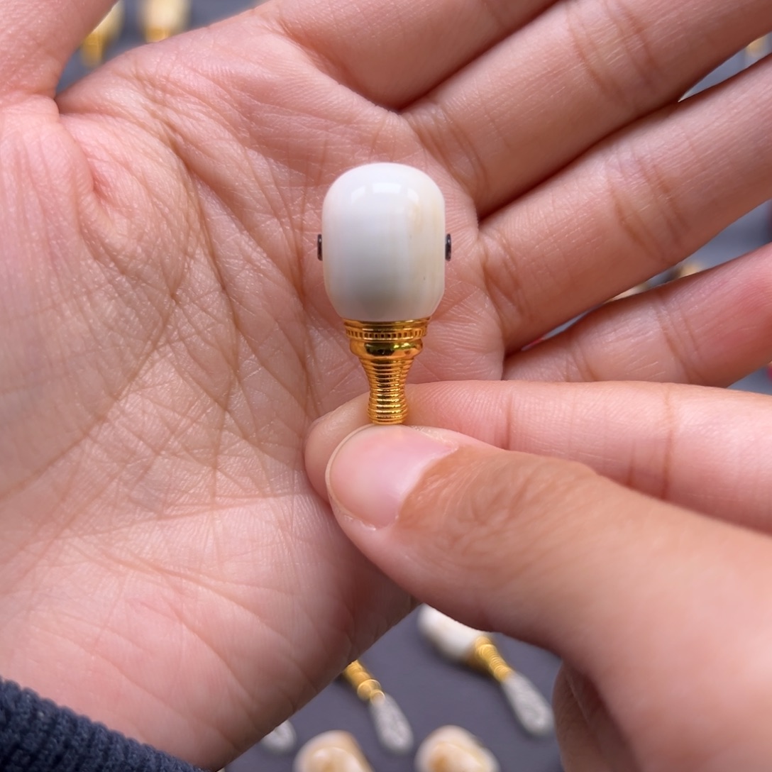 琥珀未镶嵌裸石12.5mm