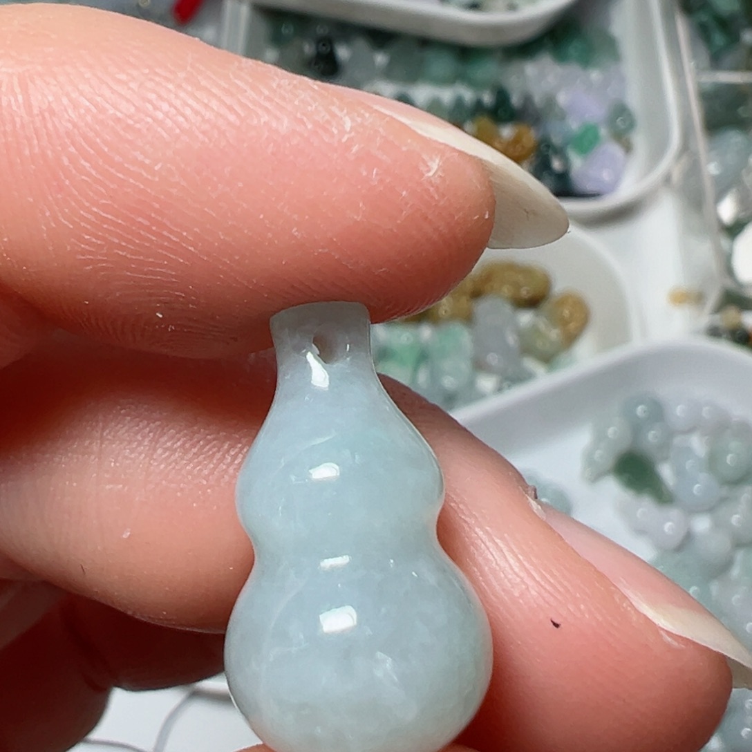 翡翠颈饰未镶嵌七*?葫芦21*12.5