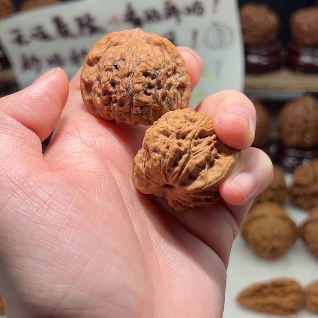 胖****吊坠文玩核桃色差