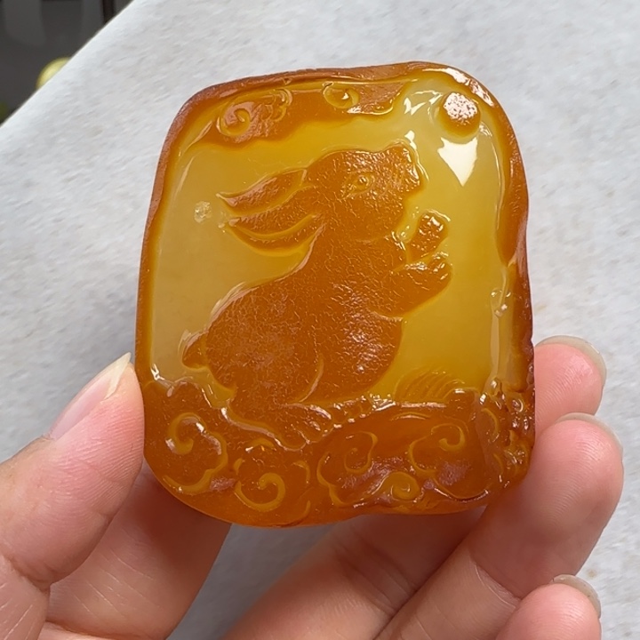 未镶嵌蜜蜡珠宝奇石