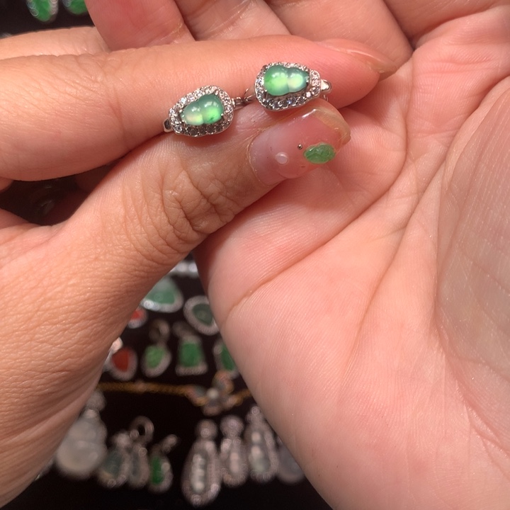 快***仔翡翠银S925镶嵌颈饰耳包