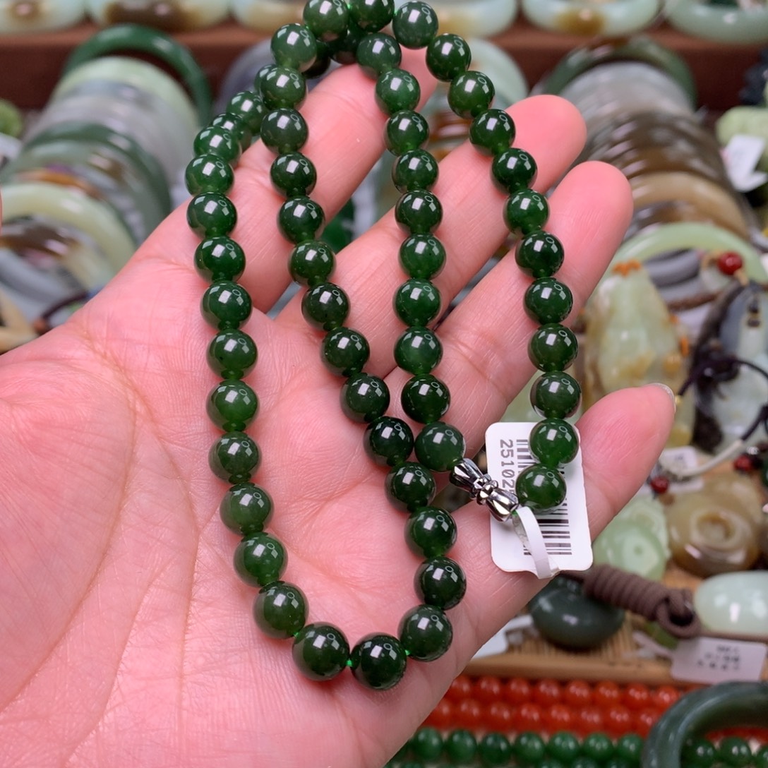 和田玉（碧玉）未镶嵌颈饰卡0.8