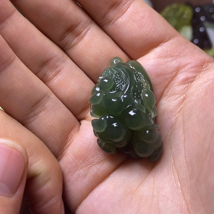 岫玉岫玉颈饰未镶嵌